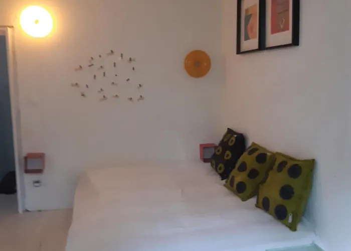 Pan Demeure Et Granges Hostel