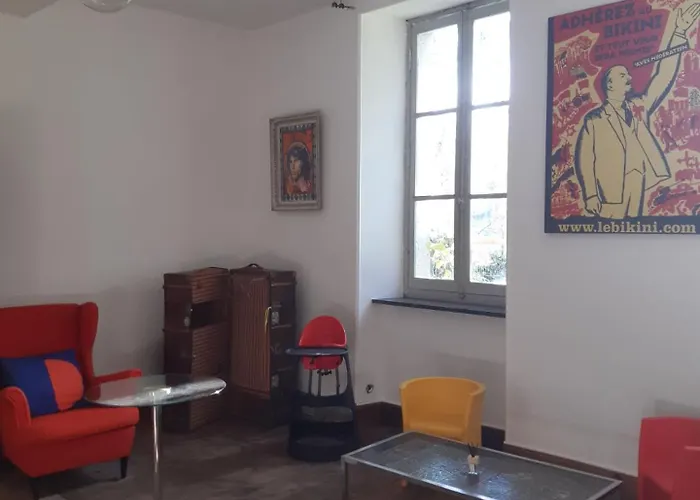 Pan Demeure Et Granges Hostel *