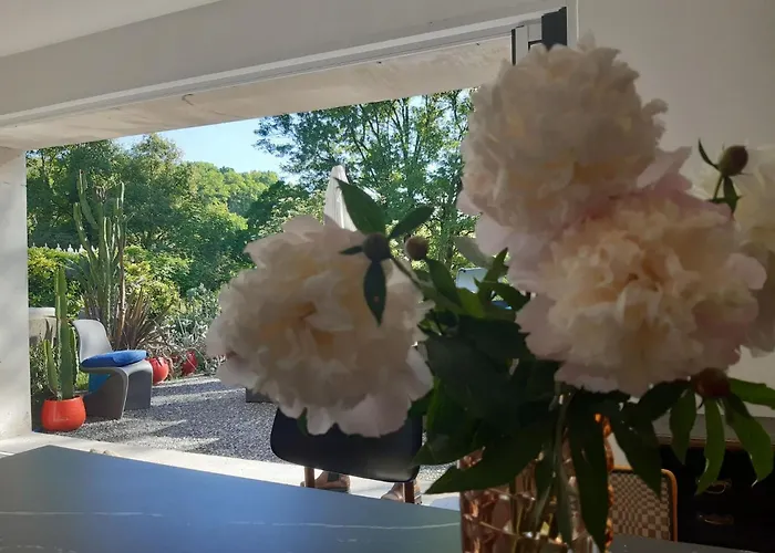 Pan Demeure Et Granges Hostel Montesquieu-Avantes