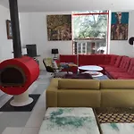 Pan Demeure Et Granges Hostel *