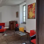 Pan Demeure Et Granges Hostel