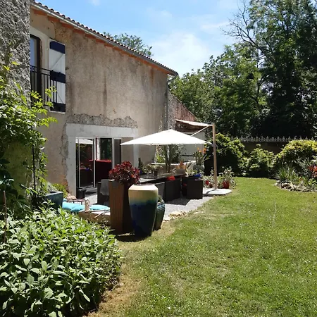 Pan Demeure Et Granges *