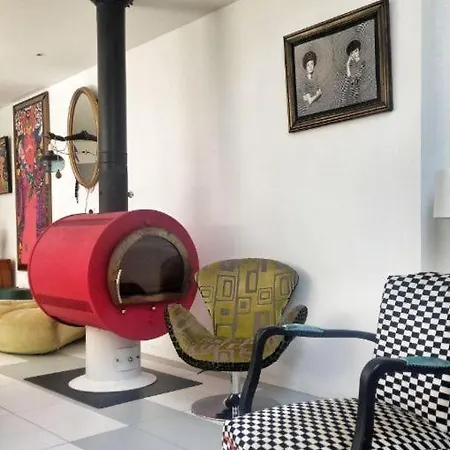 Pan Demeure Et Granges Hostel