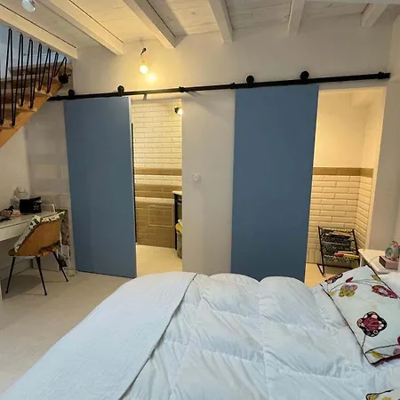 Hostel Pan Demeure Et Granges Montesquieu-Avantes