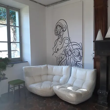 Hostel Pan Demeure Et Granges *