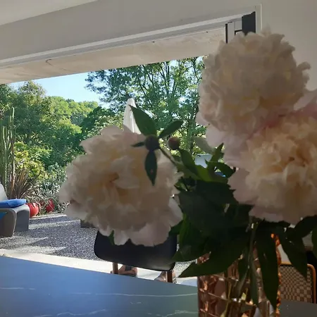 Pan Demeure Et Granges Hostel Montesquieu-Avantes