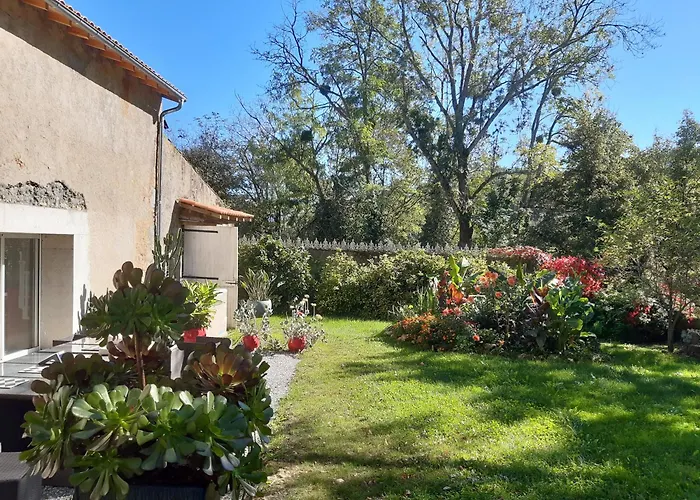 Pan Demeure Et Granges * Montesquieu-Avantes