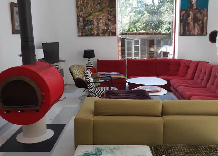 Pan Demeure Et Granges Hostel *