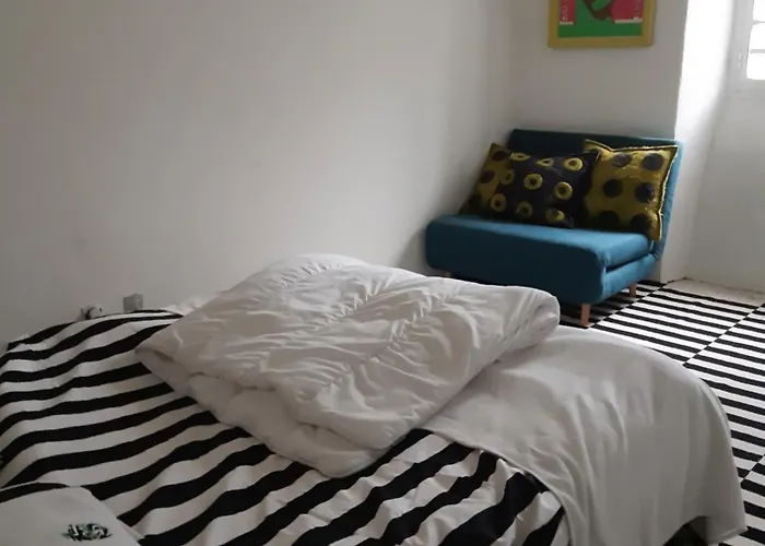 Pan Demeure Et Granges Hostel *