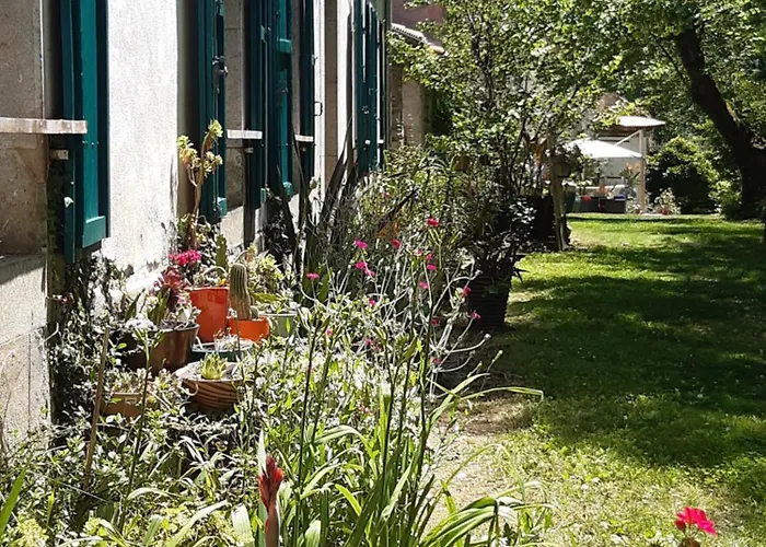 Pan Demeure Et Granges *